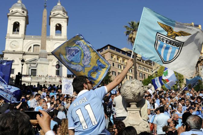 La Lazio ha festeggiato coi suoi tifosi in un palcoscenico mozzafiato. LaPresse